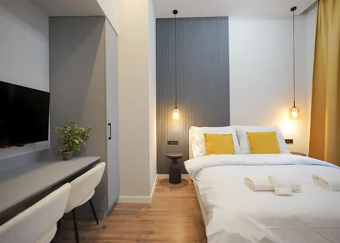 S7 - Sip Downtown Hideaway - Location By Bqa