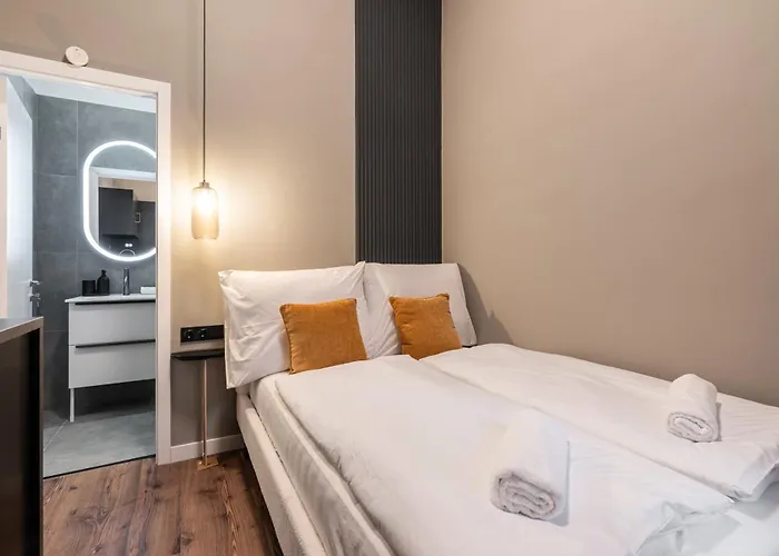 S7 - Sip Downtown Hideaway - Location By Bqa *