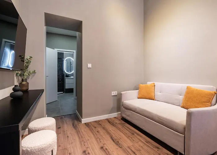 S7 - Sip Downtown Hideaway - Location By Bqa Daire
