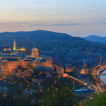 S7 - Sip Downtown Hideaway - Location By Bqa Apartament Budapeszt