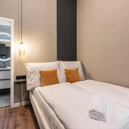 S7 - Sip Downtown Hideaway - Location By Bqa *